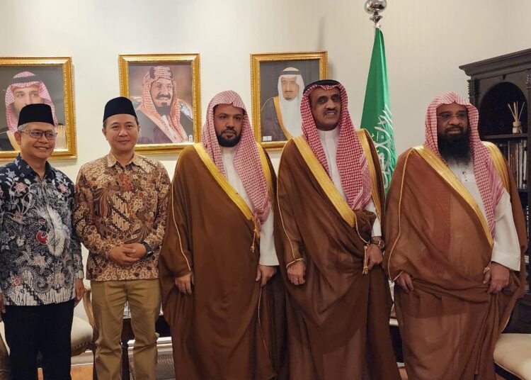 Imam Besar Masjid Nabawi Kunjungi Muhammadiyah, Bahas Moderasi Islam Pertemuan Pimpinan Muhammadiyah dengan Imam Besar Masjid Nabawi