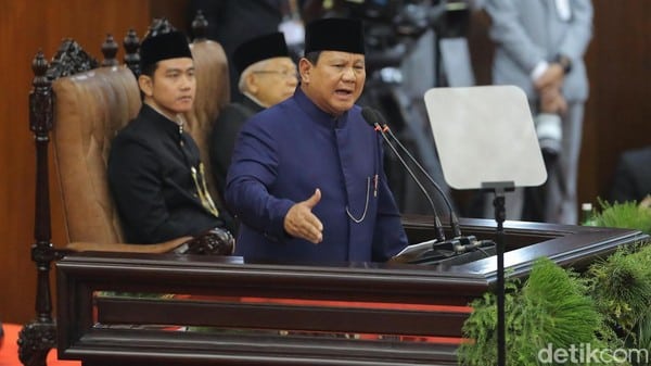 Prabowo Subianto menyampaikan pidato perdana sebagai Presiden RI.