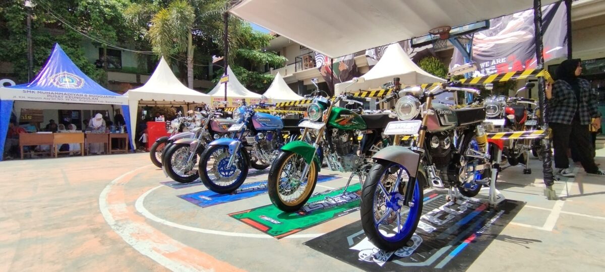 SMUHERO Modification Contest 2024, Ajang Unjuk Gigi Modifikator Muda Banyuwangi Detail modifikasi motor sport dengan gaya racing yang menarik perhatian.