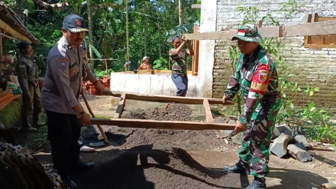 Karya Bakti Perbaikan Mushola Nurul Huda, Jalin Keakraban Warga