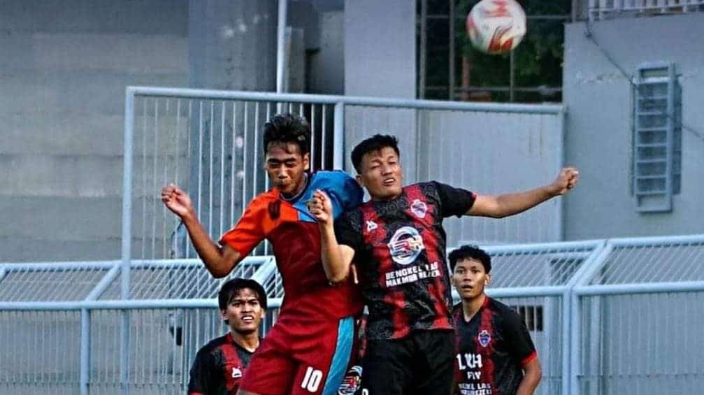 Persewangi Banyuwangi Raih Kemenangan Telak 9-2 Atas Krobokan FC Sebuah pertandingan sepak bola antara Persewangi Banyuwangi dan Krobokan FC dengan skor akhir 9-2.