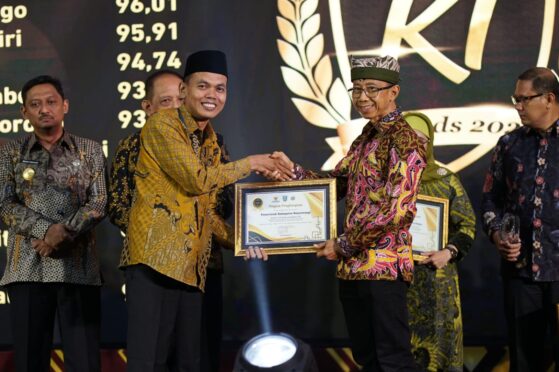 Banyuwangi Terima Penghargaan KI Awards 2024