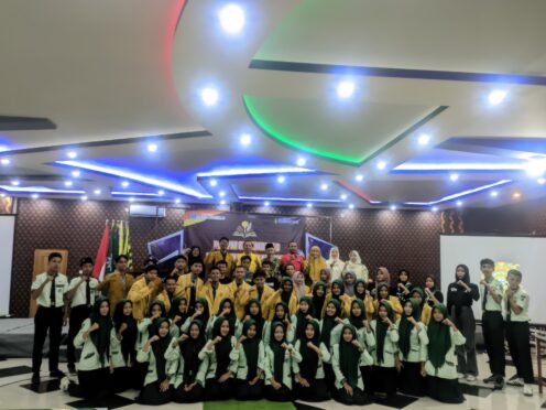 Foto memperlihatkan suasana pelantikan pengurus baru PR IPM SMK Models. Tampak para pengurus baru sedang dilantik di hadapan para undangan.