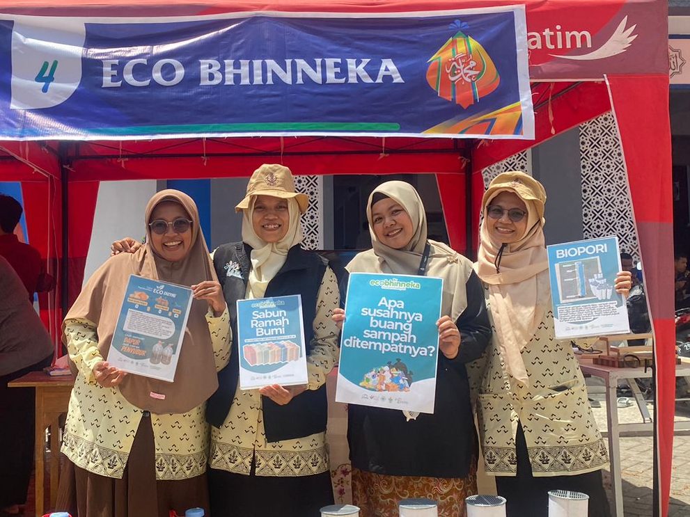 Poster Kampanye Ramah Lingkungan Bersama Eco Bhinneka di Bazar Milad Muhammadiyah Banyuwangi