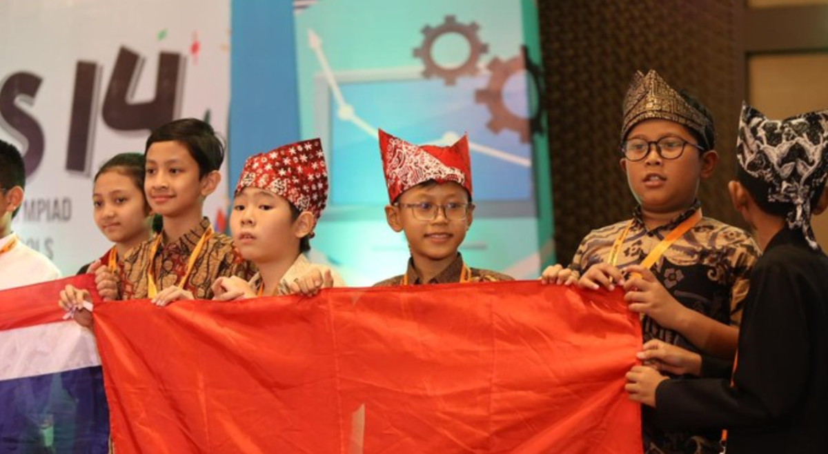 Istimewa! Pelajar Banyuwangi Raih Medali Emas di ASMOPSS ke-14, Banyuwangi Tunjukkan Prestasi di Kancah Internasional Pelajar Banyuwangi Raih Medali Emas di ASMOPSS ke-14, Banyuwangi Tunjukkan Prestasi di Kancah Internasional