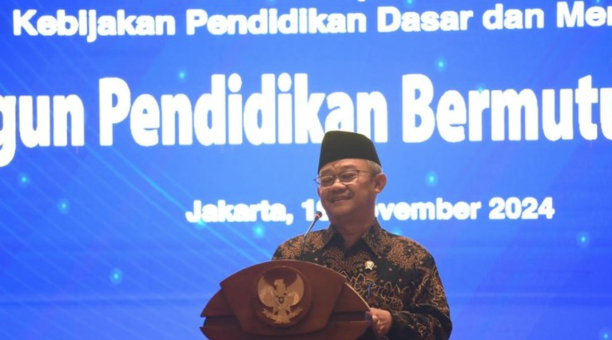 Mendikdasmen Abdul Mu'ti menjelaskan program peningkatan kesejahteraan guru melalui sertifikasi.