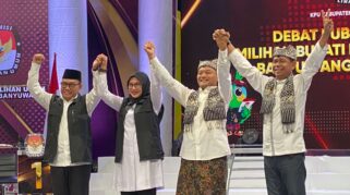 Debat publik calon Bupati dan Wakil Bupati Banyuwangi dengan tema "Menyelesaikan Persoalan Daerah dan Meningkatkan Pelayanan Masyarakat".