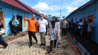 Pj Gubernur meresmikan huntap korban banjir Kalibaru.