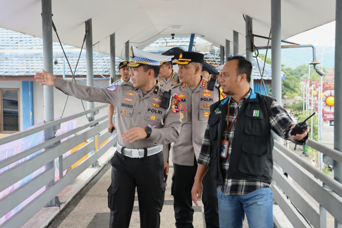 Cek kesiapan Nataru, Korlantas Polri Tinjau Langsung Lalu Lintas ASDP Ketapang Banyuwangi Pelabuhan ASDP Ketapang Banyuwangi saat peninjauan.