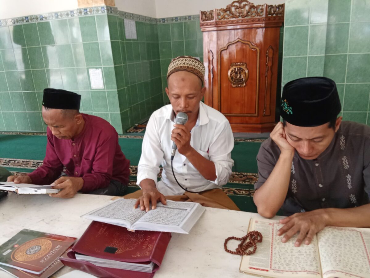 Sambut Rajab dan Tahun Baru, Warga Binaan Lapas Banyuwangi Khatamkan Alquran Warga binaan khatam Alquran di Lapas
