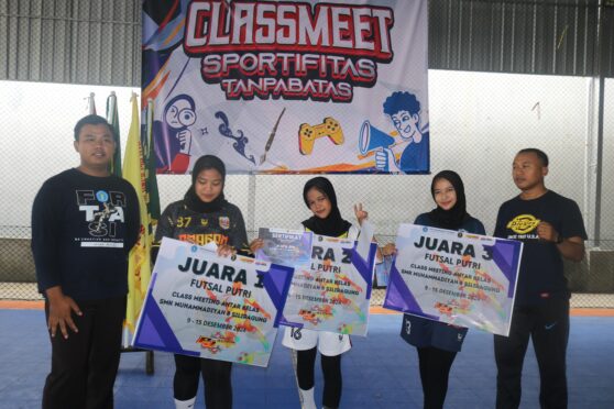 Para juara Class Meeting SMK Models women futsal.