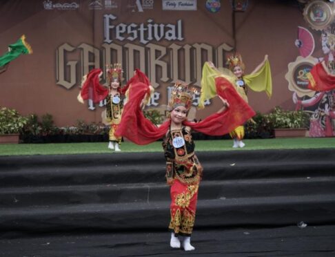 festival tari gandrung banyuwangi