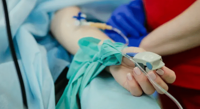 ilustrasi pasien di ruang ICU