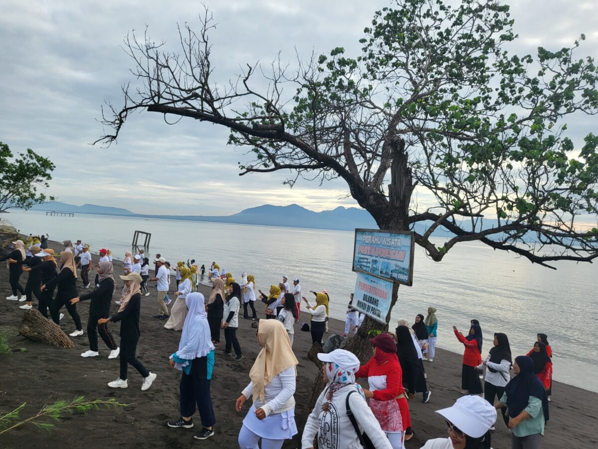 Kelurahan Sobo Luncurkan Inovasi "Mas Kebo Darling" untuk Lingkungan Bersih dan Lestari Kegiatan senam pagi di pantai wonosari Kelurahan Sobo
