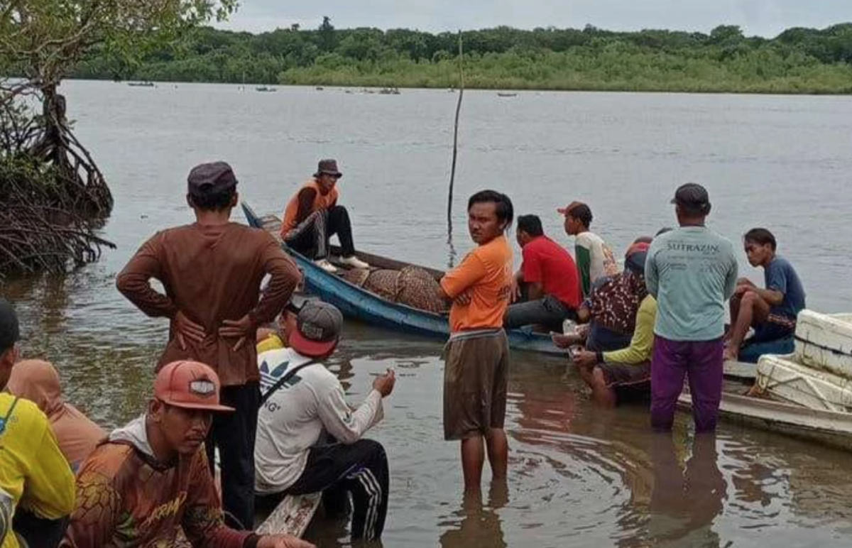 Ini Kronologinya! Nelayan 60 Tahun Tenggelam saat Cari Kerang di Sungai Musing, Banyuwangi Tim SAR Lakukan Pencarian Nelayan Tenggelam