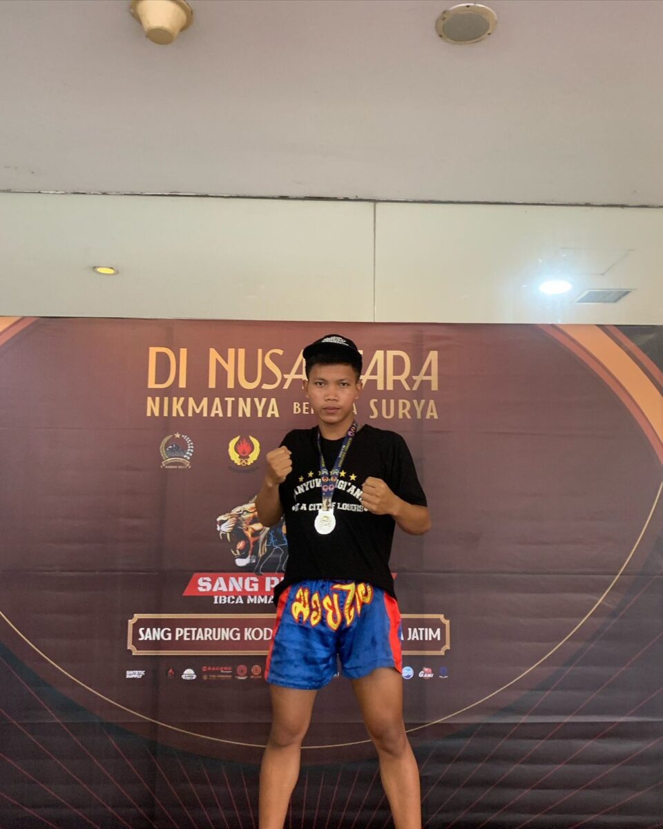 Sanjaya, Siswa SMK Models Sabet Medali Silver di Turnamen MMA Jawa Timur Sanjaya Dwi Pangestu Langkirno Meraih Medali Perak