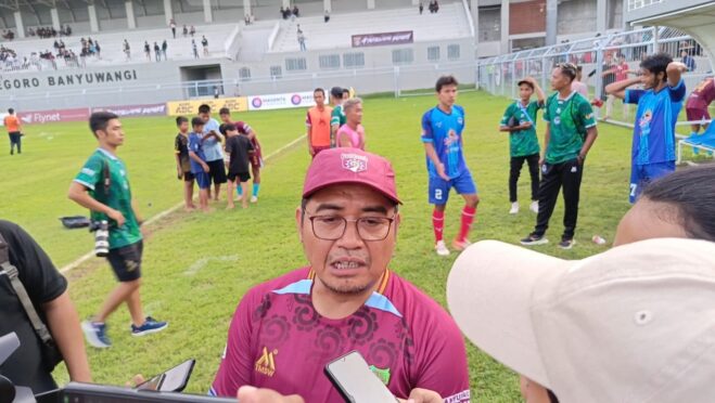 Presiden Klub Persewangi Banyuwangi Handoko saat diwawancarai usai laga Liga 4 Jatim