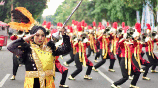 Aksi Drumband di Kejuaraan Banyuwangi