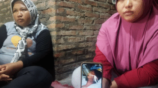 Keluarga PMI Banyuwangi menunggu kabar pemulangan jenazah Endro