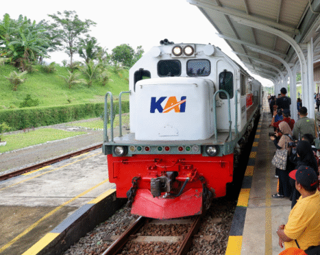 Kereta api baru melayani rute Banyuwangi.