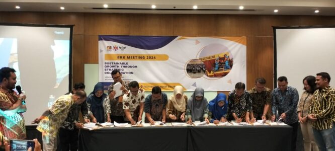 Penandatanganan MOU SMK Models dan PT Pama Persada Nusantara.