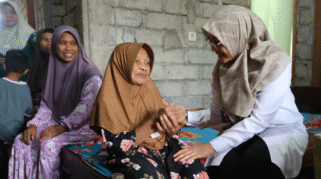program Rantang Kasih kepada lansia di Banyuwangi