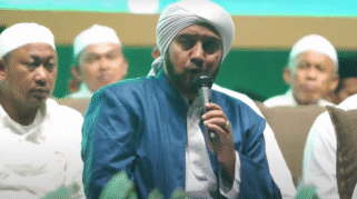 Ribuan warga bersalawat bersama Habib Syech.