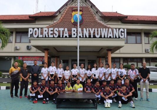 Pelepasan Atlet Voli U-15 Banyuwangi oleh Kapolresta