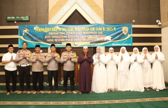 Acara peringatan Isra Mikraj Nabi Muhammad SAW di Polresta Banyuwangi.