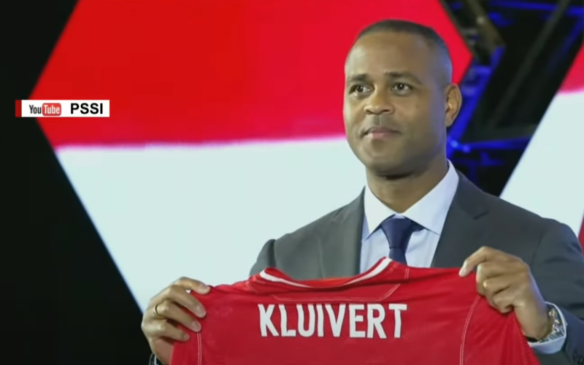Patrick Kluivert Resmi Jadi Pelatih Timnas Indonesia, Optimis Lolos Piala Dunia 2026 Patrick Kluivert Diperkenalkan Sebagai Pelatih Timnas Indonesia