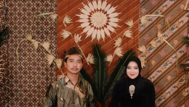 pernikahan di banyuwangi gunakan konsep 70-an yang unik dan viral di media sosial