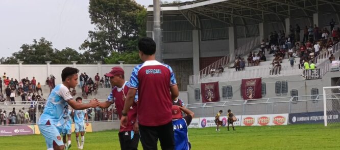 Suasana mendebarkan di Stadion Diponegoro saat laga Liga 4 Jatim