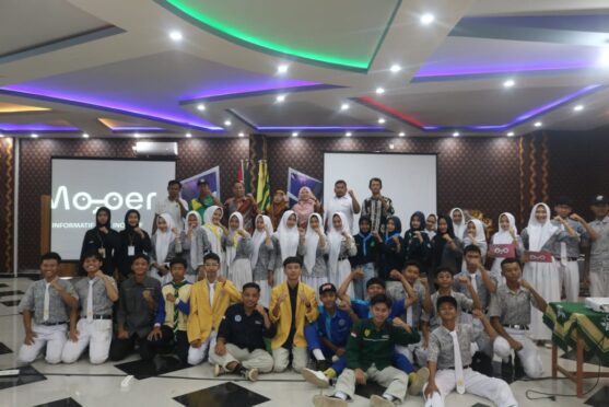 Peserta acara peluncuran logo Mojoer dan maskot Tarka di Ballroom Edhotel SMK Muhammadiyah 8 Siliragung