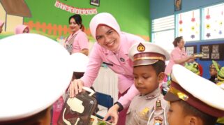 Kunjungan YKB ke TK Kemala Bhayangkari 34 Banyuwangi