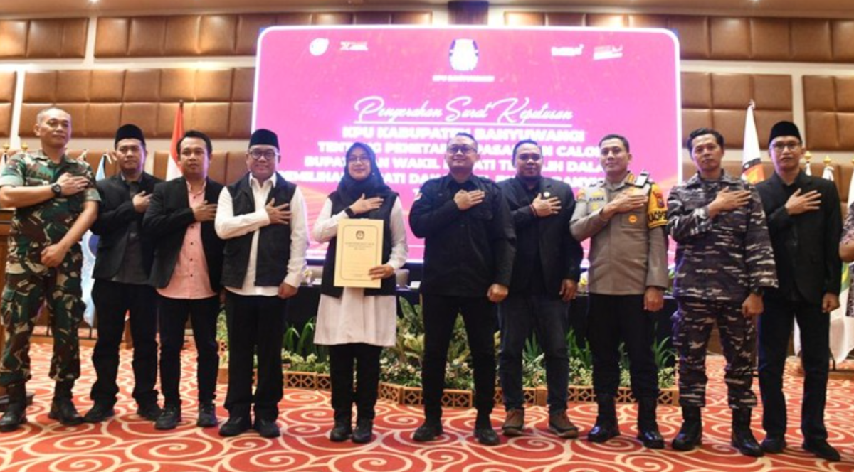 Kemenangan Pilbup Banyuwangi oleh Ipuk Fiestiandani dan Mujiono