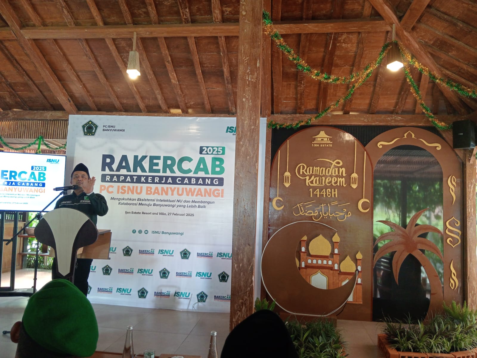 ISNU Banyuwangi Gelar Raker Cabang: Sinergi Intelektual NU untuk Pembangunan Daerah Pengurus ISNU Banyuwangi tengah berdiskusi di Ijen Resort