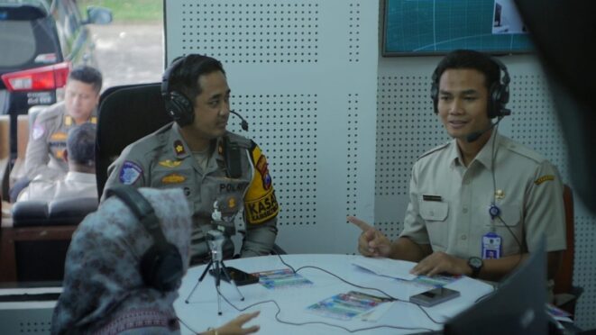 Petugas Satlantas Polresta Banyuwangi sosialisasikan keselamatan berlalu lintas