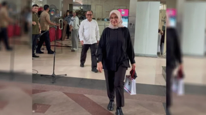 ipuk-mujiono selesai tes kesehatan