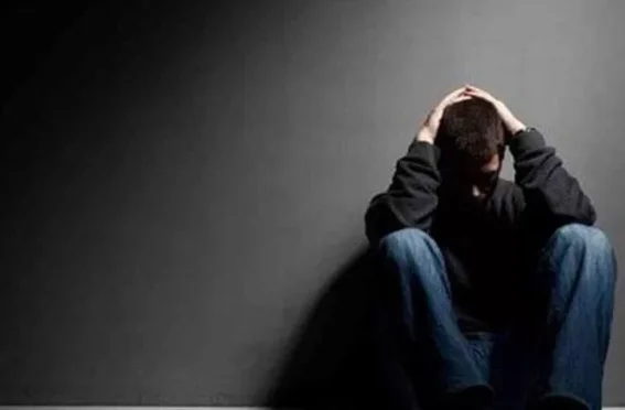 Ilustrasi Seorang Pria Depresi warga tampo, banyuwangi