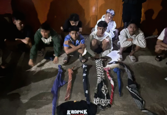 Remaja yang diamankan oleh Polresta Banyuwangi karena hendak menggelar "perang sarung"