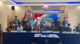 Tim SFQR Lanal Banyuwangi sedang mengejar pelaku bom ikan ilegal