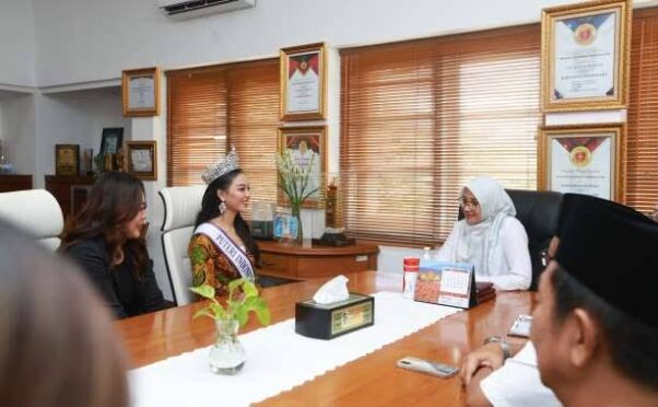 Firsta Yufi Amarta Putri, wakil Putri Indonesia Jawa Timur 2025, berasal dari Banyuwangi