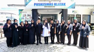 Petugas medis di posyankes Banyuwangi siap memberikan pelayanan kesehatan kepada pemudik