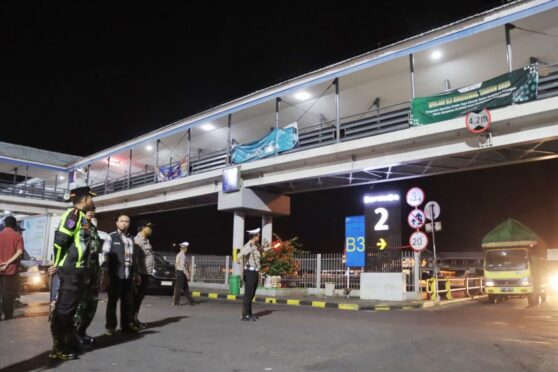 Kapolresta Banyuwangi meninjau kesiapan pengamanan di Pelabuhan Ketapang.