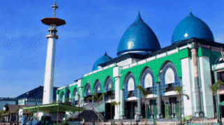 Sebuah masjid di Banyuwangi yang bersih dan nyaman, siap menjadi rest area bagi pemudik.