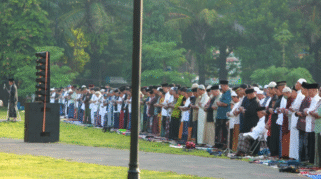 Sebuah lapangan terbuka yang akan digunakan sebagai lokasi shalat Idul Fitri Muhammadiyah di Banyuwangi.