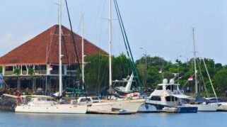 kapal yacht dari berbagai negara bersandar Pelabuhan Boom Marina Banyuwangi