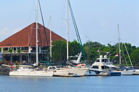 kapal yacht dari berbagai negara bersandar Pelabuhan Boom Marina Banyuwangi