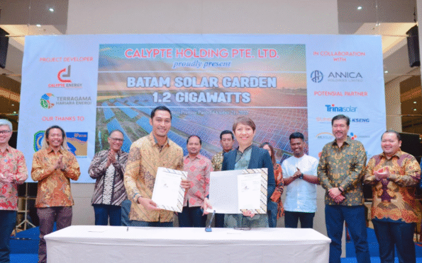Penandatanganan MOU antara Calypte Holding dan Annica Holding, kesepakatan jual beli listrik lintas negara (Indonesia-Singapura).