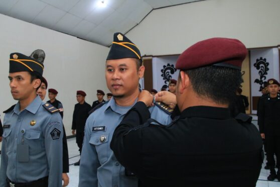 Pelantikan enam pegawai Lembaga Pemasyarakatan (Lapas) Kelas IIA Banyuwangi